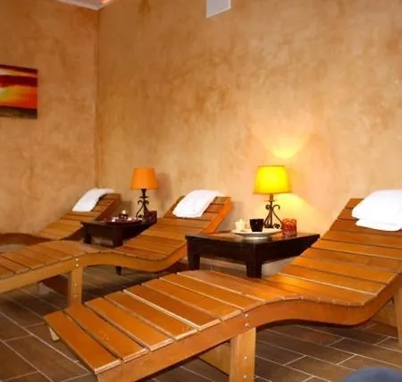 Ciolino Sleeps 4 Pool Wifi Resuttano